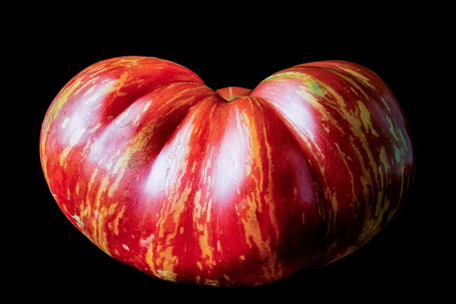 heirloom tomato, isolated, on black background, heirloom tomato, heirloom tomato, heirloom tomato, heirloom tomato, heirloom tomato. 5 things to weigh up on heritage pantry products