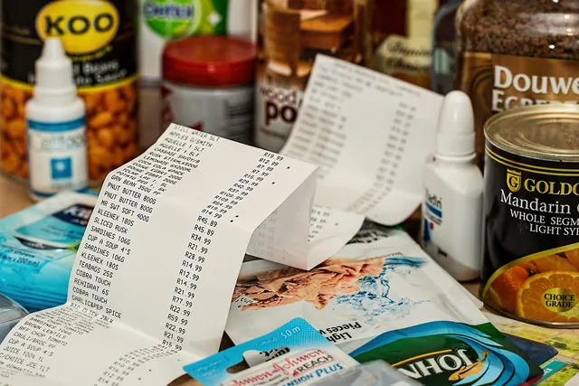 shopping, spending, till slip, purchase, retail, shop, buy, customer, consumer, lifestyle, spend, shopper, consumerism, shopaholic, purchasing, budget, consumption, broke, supermar