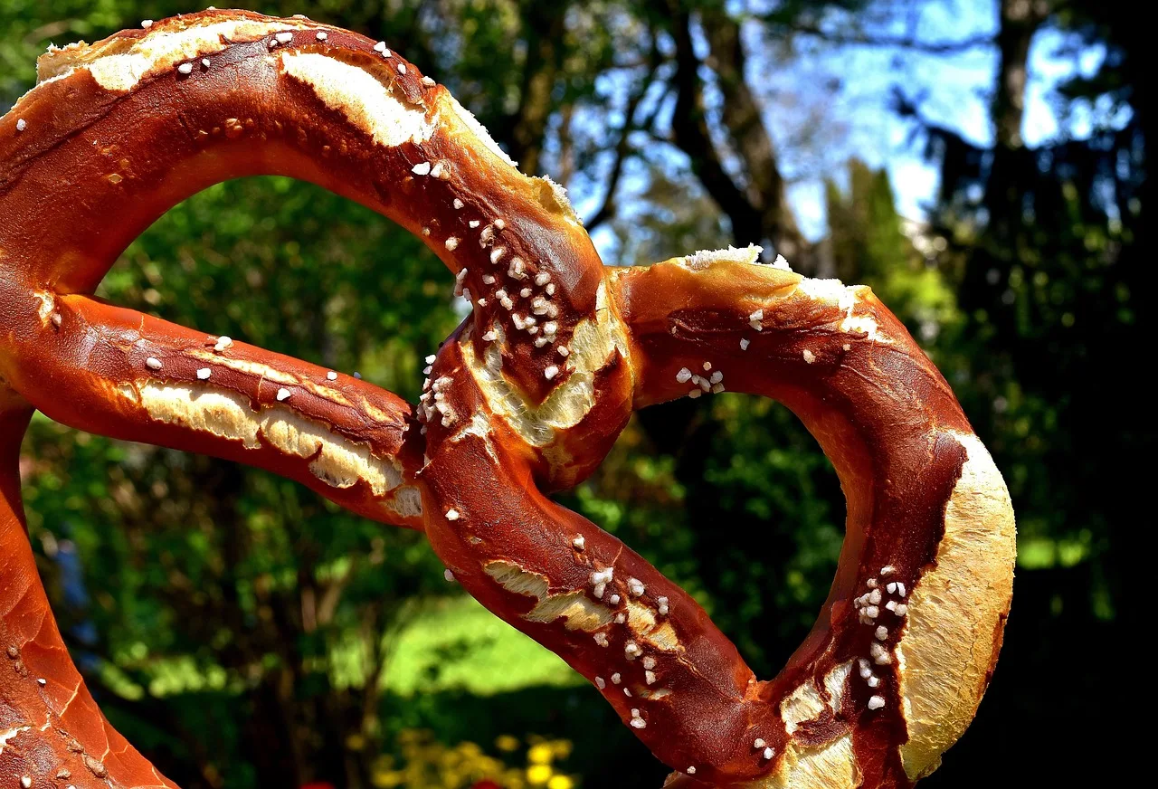 pretzel, salt, lye roll, yummy, meal, crispy, loaf, food, nourishment, pastries, salty, snack food, pretzels, specialty, salted, bavarian, snack, tradition, pretzel, pretzel, pretzel, pretzel, pretzel. Specialty foods labels: why a missing Contains line matters